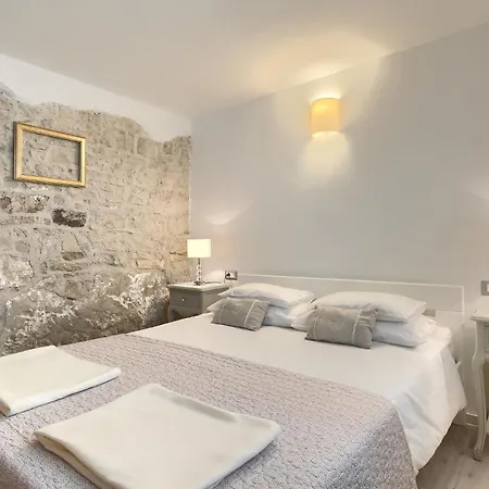 Beautiful Cartolina With Pool In Buje * Krasica (Istria)