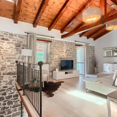 Beautiful Cartolina With Pool In Buje Villa *