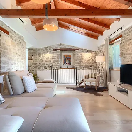 Beautiful Cartolina With Pool In Buje Villa Krasica (Istria)