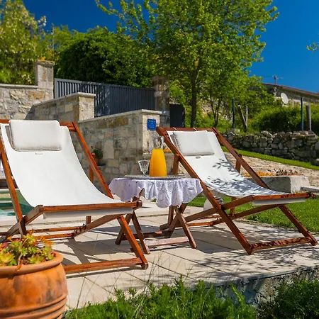 Villa Beautiful Cartolina With Pool In Buje