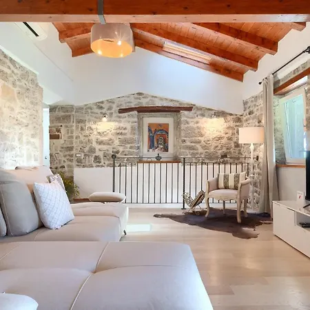 Beautiful Cartolina With Pool In Buje *