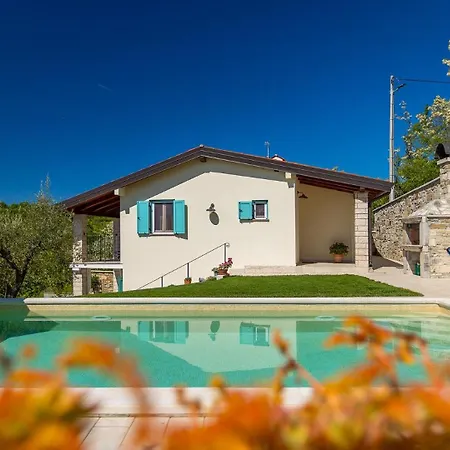Beautiful Cartolina With Pool In Buje Vila Krasica (Istria)