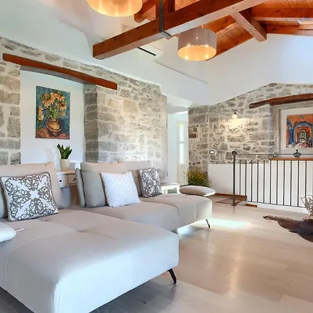 Beautiful Cartolina With Pool In Buje Vila *