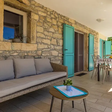 Vila Beautiful Cartolina With Pool In Buje *